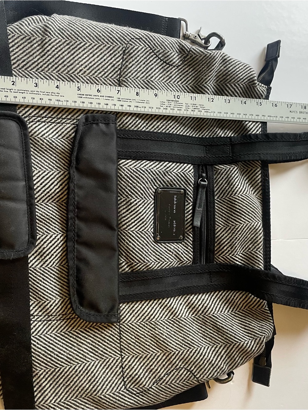 Lululemon Black and White Herringbone Tote - Picture 9 of 10